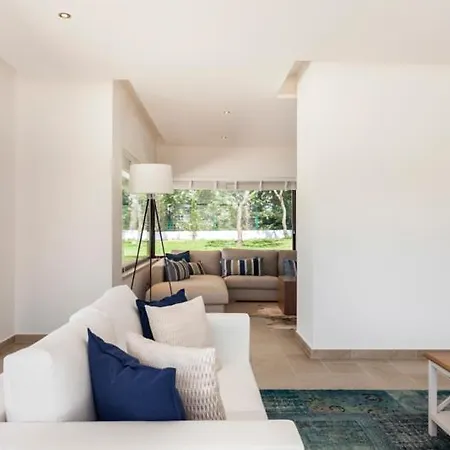 Sleeps 10 Pool Air Con Wifi Villa *